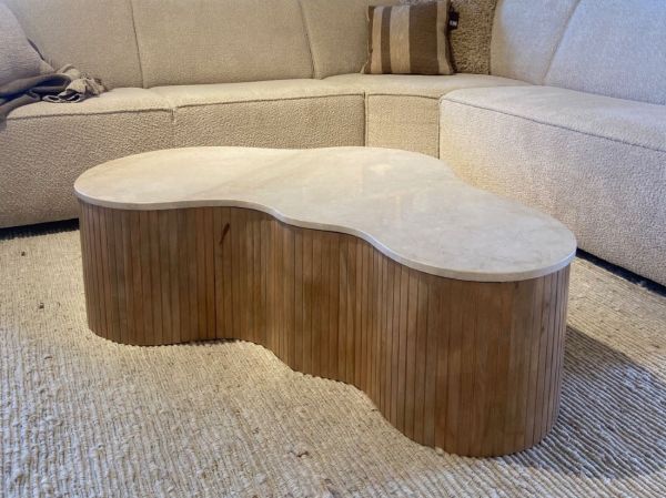 Couchtisch BARI 129 x 84 cm Travertin Naturstein organisch